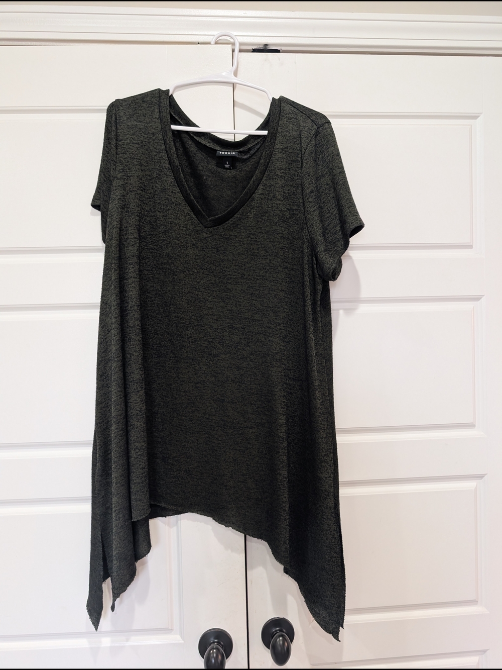 Torrid Olive Heathered V-Neck Hanky Hem Top | Size 1